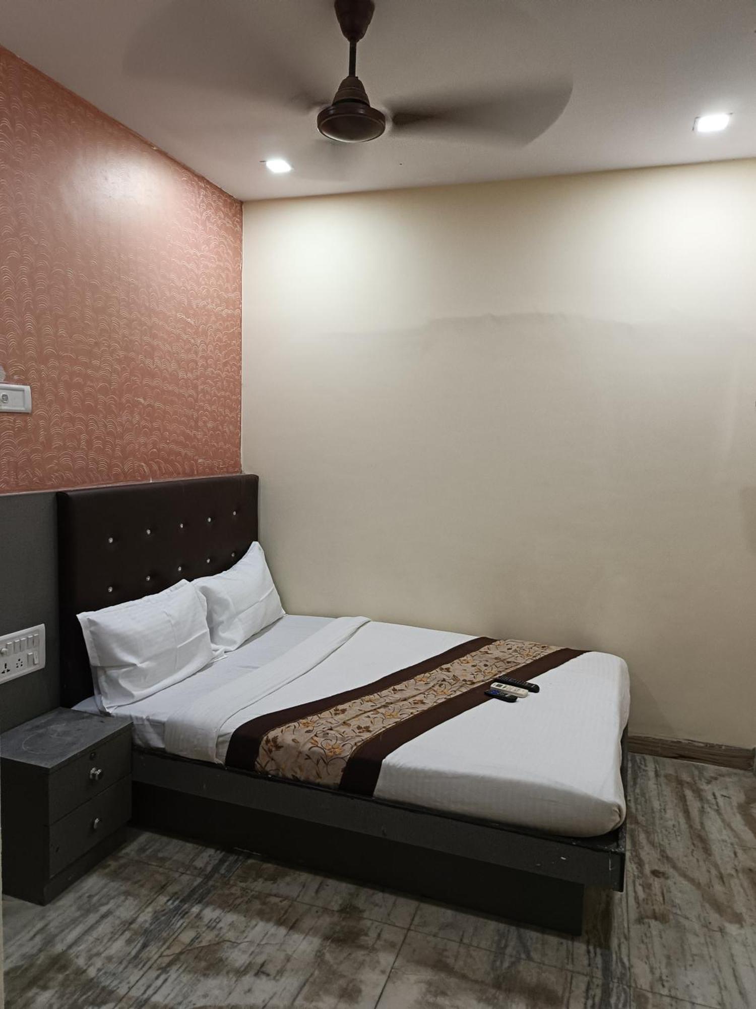Hotel Urban Comfort Mumbai Exterior foto